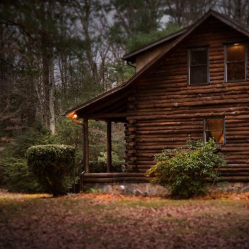 Best U.S. Towns for Cozy Cabin Getaways - Get The Mozy